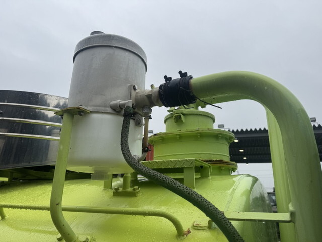 三菱ふそうキャンターバキュームカー小型（2t・3t）[写真17]