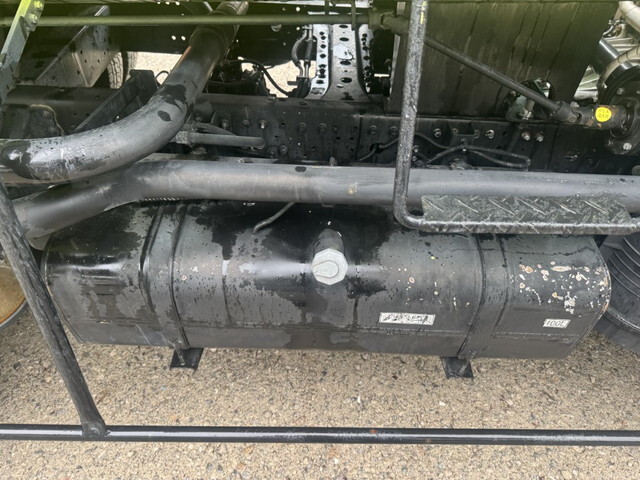 三菱ふそうキャンターバキュームカー小型（2t・3t）[写真18]