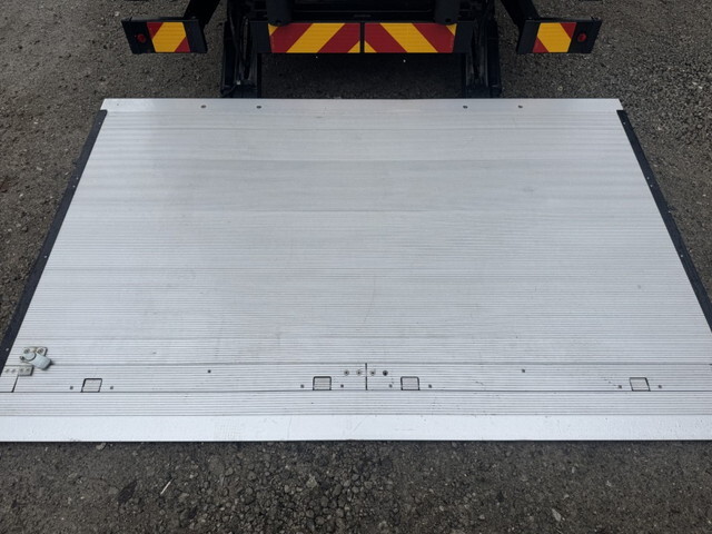 日野レンジャーパネルウイング中型（4t）[写真05]