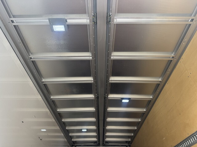 日野レンジャーパネルウイング中型（4t）[写真09]