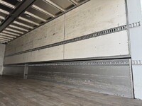 UDトラックスクオンパネルウイング大型（10t）[写真24]