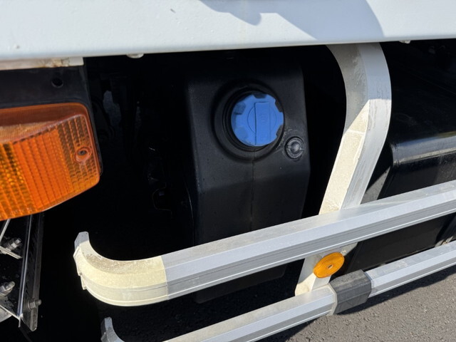 UDトラックスクオンパネルウイング大型（10t）[写真28]