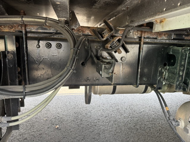 UDトラックスクオンパネルウイング大型（10t）[写真35]