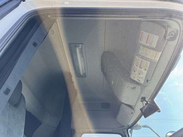 UDトラックスクオンパネルウイング大型（10t）[写真07]