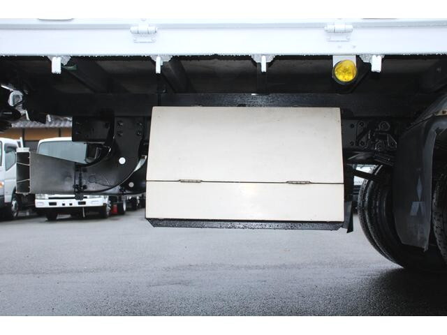 三菱ふそうファイター平ボディ中型（4t）[写真20]