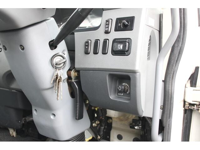 三菱ふそうファイター平ボディ中型（4t）[写真31]