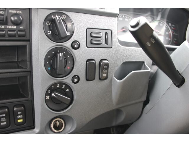 三菱ふそうファイター平ボディ中型（4t）[写真32]