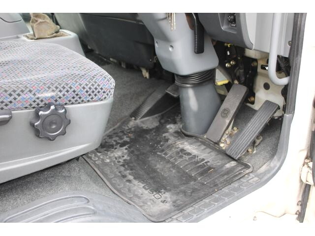 三菱ふそうファイター平ボディ中型（4t）[写真35]