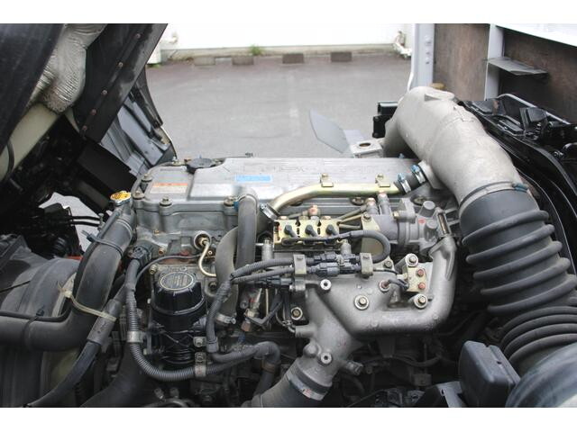 三菱ふそうファイター平ボディ中型（4t）[写真08]