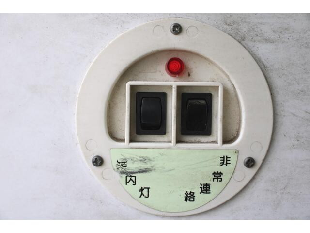 いすゞエルフパネルバン小型（2t・3t）[写真16]