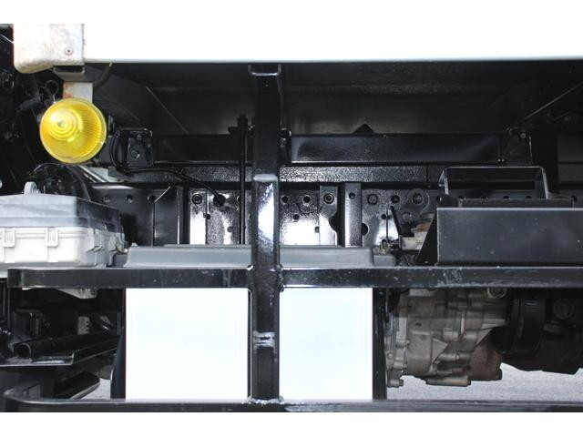 いすゞエルフパネルバン小型（2t・3t）[写真23]