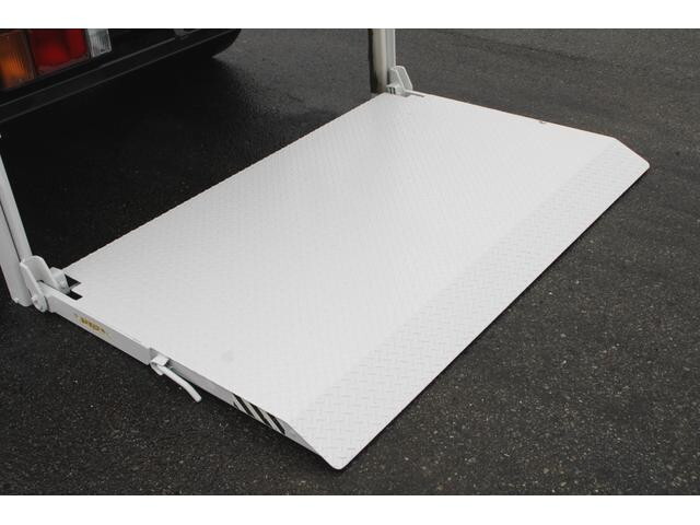 いすゞエルフ平ボディ小型（2t・3t）[写真13]