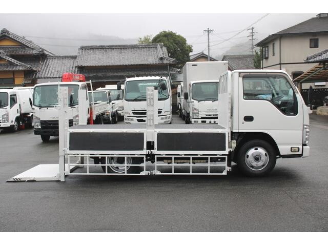 いすゞエルフ平ボディ小型（2t・3t）[写真17]