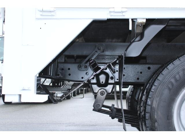 いすゞエルフ平ボディ小型（2t・3t）[写真18]