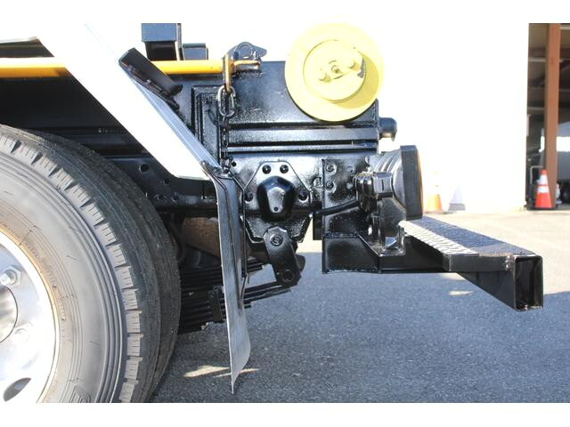 いすゞエルフコンテナ専用車小型（2t・3t）[写真15]