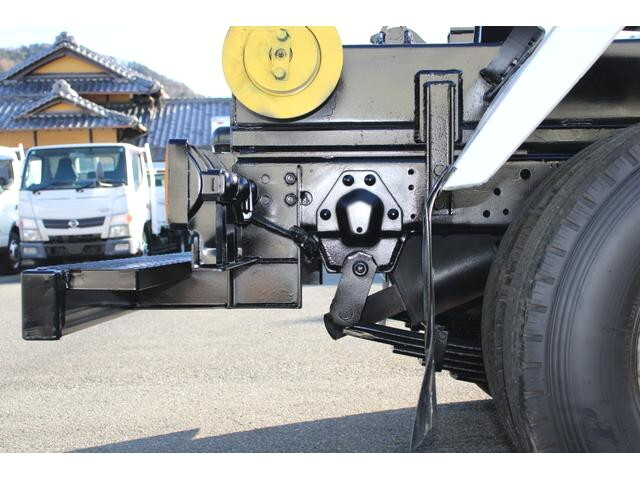 いすゞエルフコンテナ専用車小型（2t・3t）[写真16]