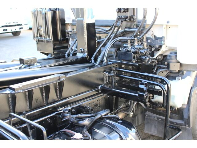 いすゞエルフコンテナ専用車小型（2t・3t）[写真21]