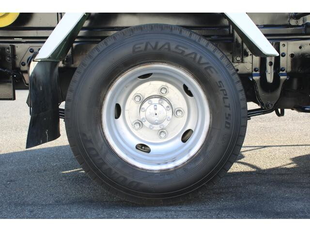 いすゞエルフコンテナ専用車小型（2t・3t）[写真23]