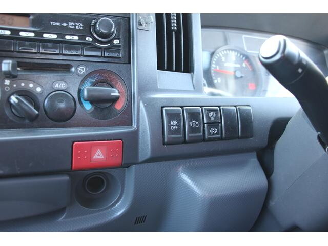 いすゞエルフコンテナ専用車小型（2t・3t）[写真29]