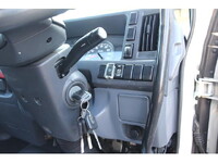 いすゞエルフコンテナ専用車小型（2t・3t）[写真31]