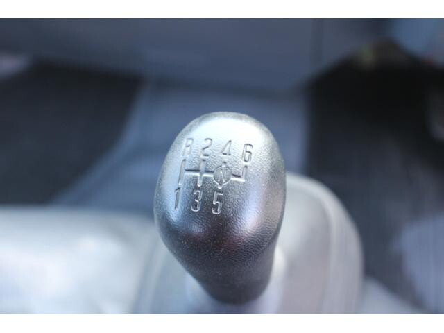 いすゞエルフコンテナ専用車小型（2t・3t）[写真37]