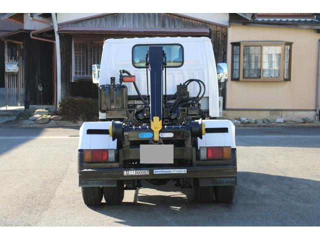 いすゞエルフコンテナ専用車小型（2t・3t）[写真07]