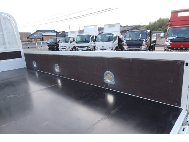 トヨタトヨエース平ボディ小型（2t・3t）[写真10]
