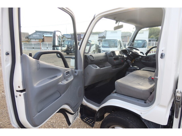 トヨタトヨエース平ボディ小型（2t・3t）[写真31]