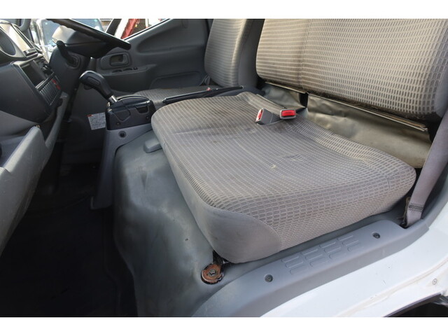 トヨタトヨエース平ボディ小型（2t・3t）[写真32]