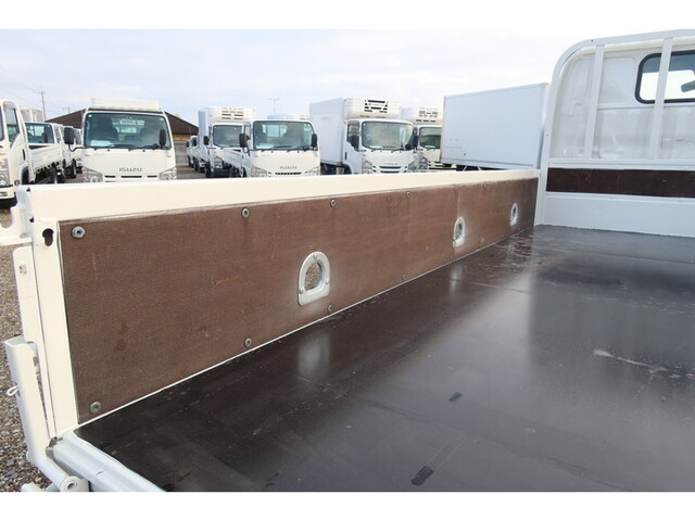 トヨタトヨエース平ボディ小型（2t・3t）[写真09]