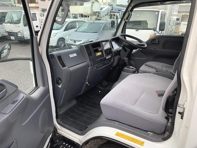 いすゞエルフパネルバン小型（2t・3t）[写真18]