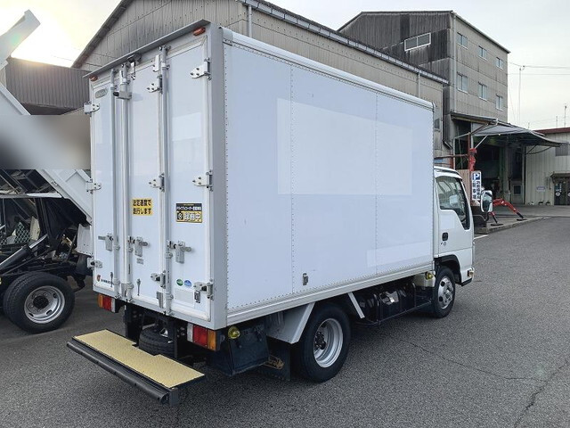 いすゞエルフパネルバン小型（2t・3t）[写真02]