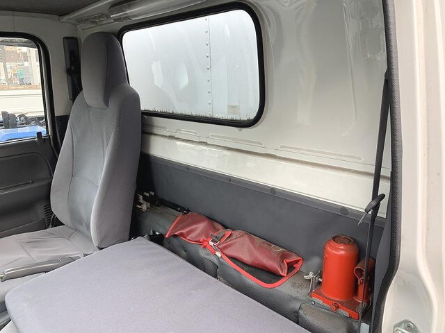 いすゞエルフパネルバン小型（2t・3t）[写真20]