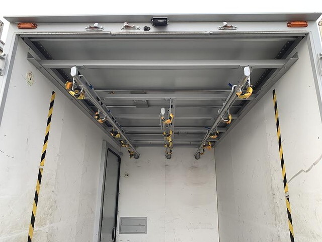 いすゞエルフパネルバン小型（2t・3t）[写真07]