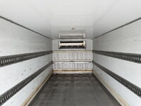 いすゞフォワード冷凍車（冷蔵車）中型（4t）[写真14]