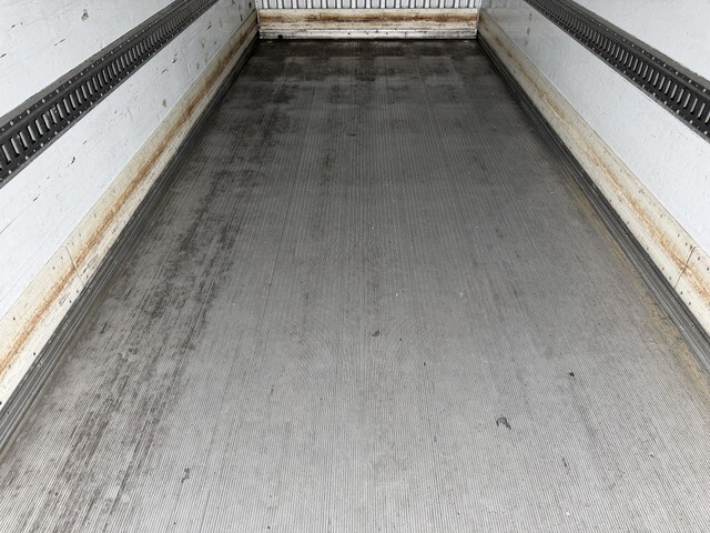 いすゞフォワード冷凍車（冷蔵車）中型（4t）[写真14]