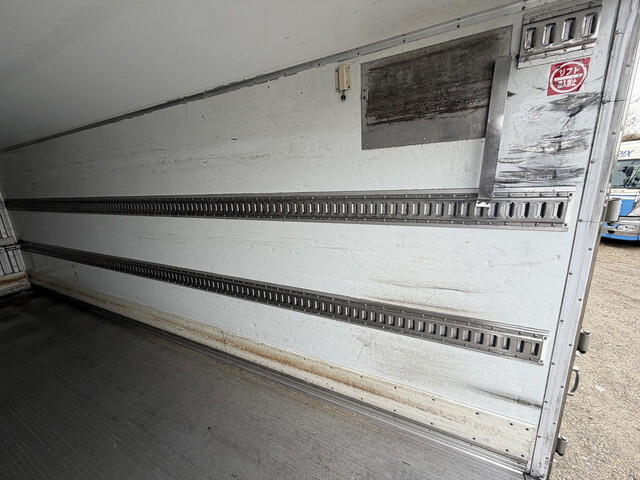 いすゞフォワード冷凍車（冷蔵車）中型（4t）[写真16]