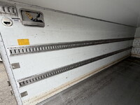 いすゞフォワード冷凍車（冷蔵車）中型（4t）[写真18]