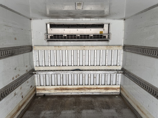 いすゞフォワード冷凍車（冷蔵車）中型（4t）[写真18]