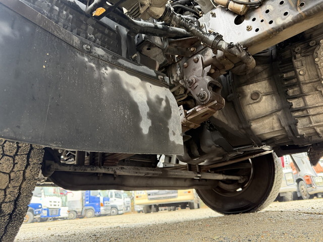 いすゞフォワード冷凍車（冷蔵車）中型（4t）[写真24]