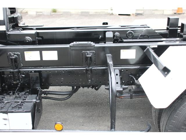 いすゞエルフコンテナ専用車小型（2t・3t）[写真16]