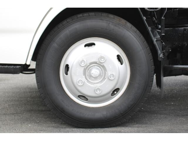 いすゞエルフコンテナ専用車小型（2t・3t）[写真24]