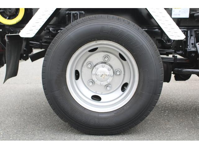 いすゞエルフコンテナ専用車小型（2t・3t）[写真26]