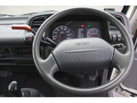 いすゞエルフコンテナ専用車小型（2t・3t）[写真29]