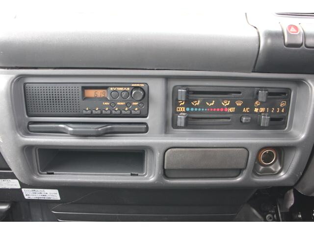 いすゞエルフコンテナ専用車小型（2t・3t）[写真30]