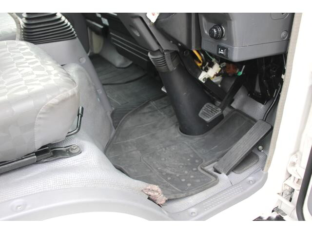 いすゞエルフコンテナ専用車小型（2t・3t）[写真35]