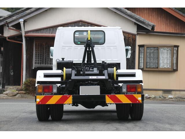 いすゞエルフコンテナ専用車小型（2t・3t）[写真06]