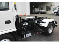 いすゞエルフコンテナ専用車小型（2t・3t）[写真09]