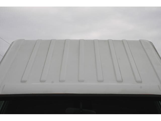 いすゞエルフコンテナ専用車小型（2t・3t）[写真09]