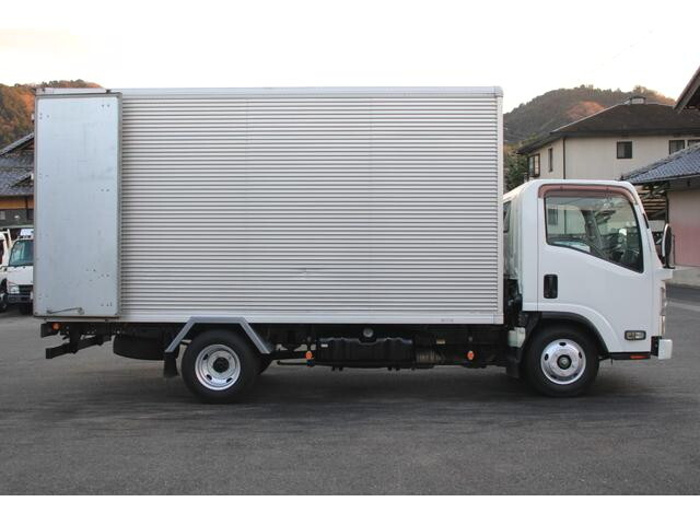 いすゞエルフアルミバン小型（2t・3t）[写真11]